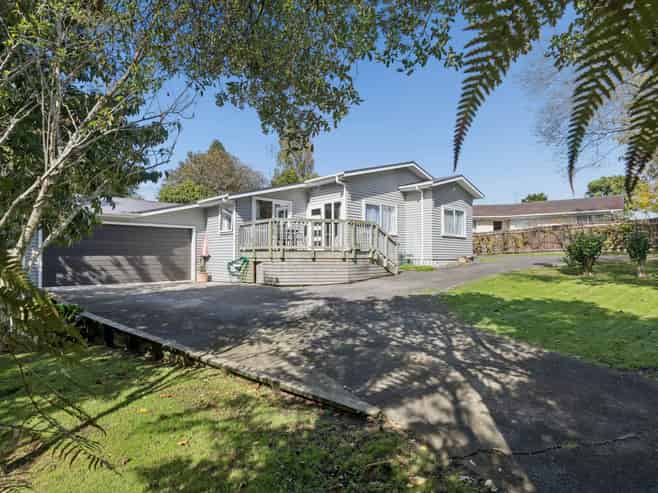 13 Chibnall Place, Conifer Grove