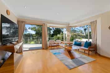 7 Coldham Crescent, Saint Johns