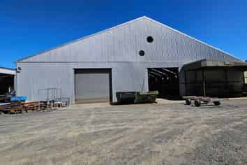 Large Engineering Workshop FOR LEASE!
