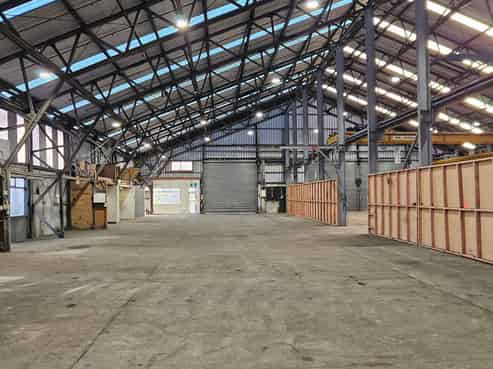 Large Engineering Workshop FOR LEASE!