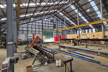 Large Engineering Workshop FOR LEASE!