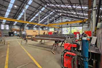 Large Engineering Workshop FOR LEASE!