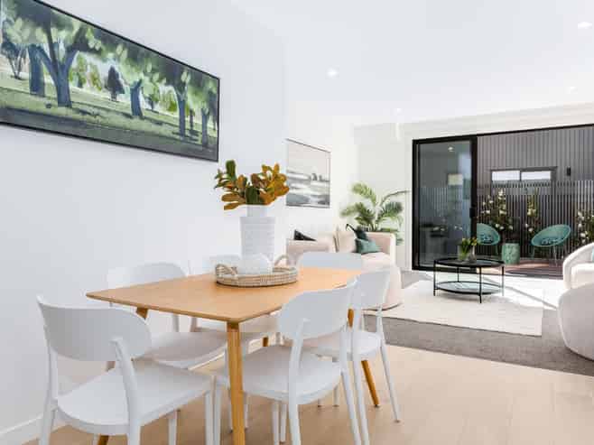 4/323 Riverside Drive, Waterloo