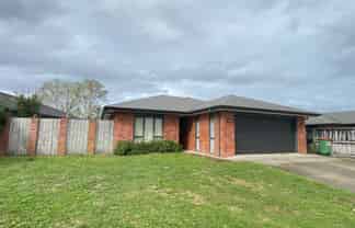 12 Landmark Court, Huntington