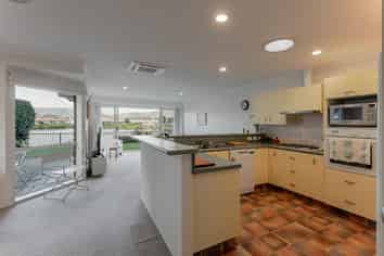 63 Guildford Drive, Paraparaumu