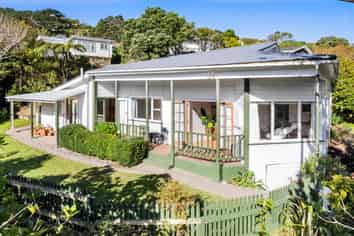 5 Crofton Road, Ngaio