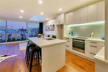 6D/31 Davis Crescent, Newmarket