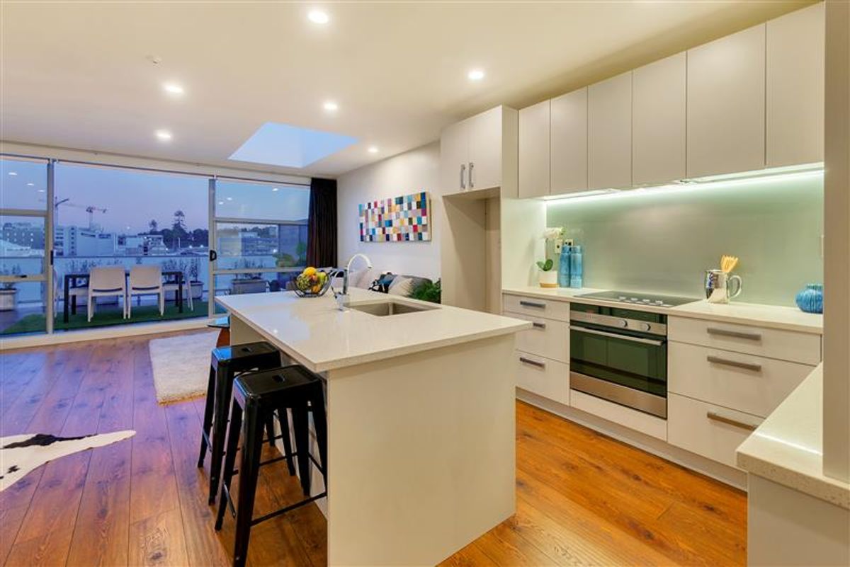 NEWMARKET, 3 BEDROOMS - Widok 4
