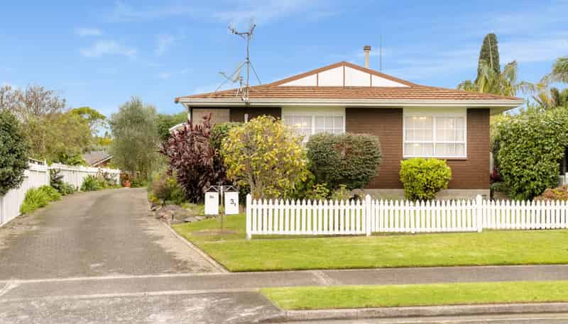 3A Benjamin Place, Matua
