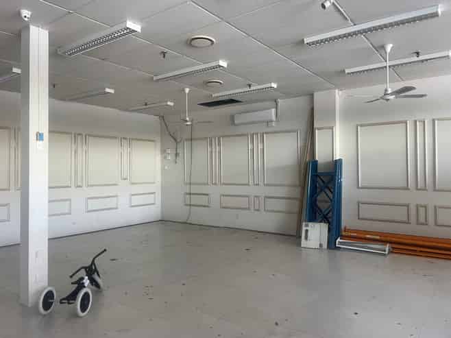 Retail/office with shared entry & amenities