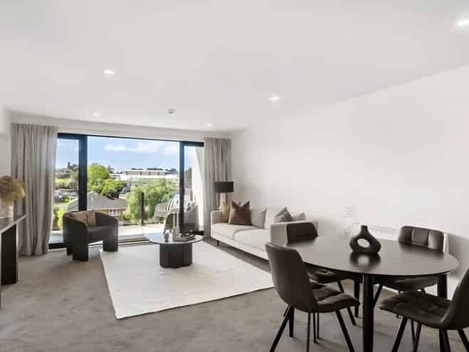 210/8 Thompson Park Road, Mount Wellington