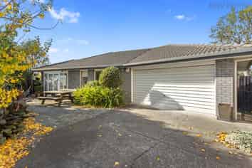 2/38 Fenchurch Street, Redwood