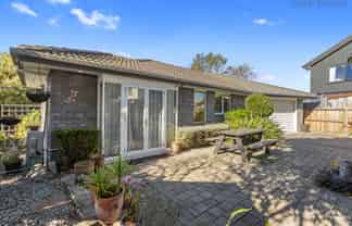 2/38 Fenchurch Street, Redwood