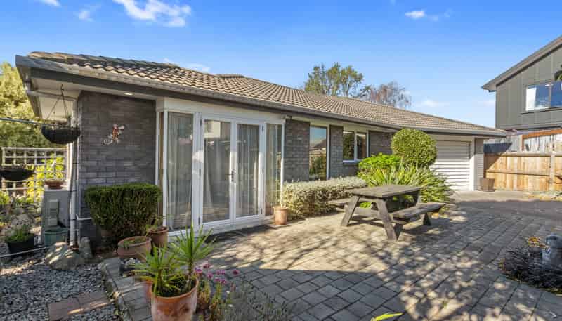 2/38 Fenchurch Street, Redwood