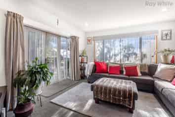 2/38 Fenchurch Street, Redwood
