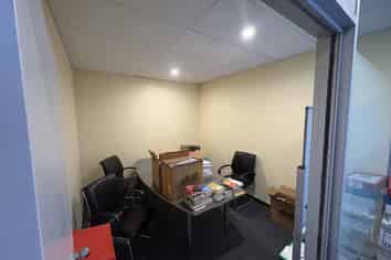 For Lease – simple and functional office space