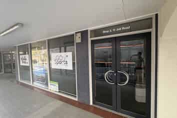 For Lease – simple and functional office space