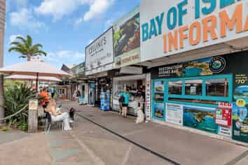 Rare Waterfront Investment – Paihia