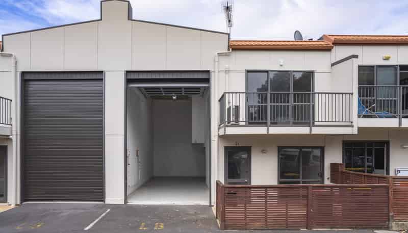 21/3 Tironui Station Road, Takanini