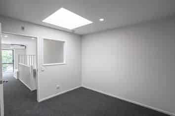 Live / work unit for lease
