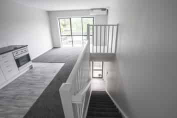 Live / work unit for lease