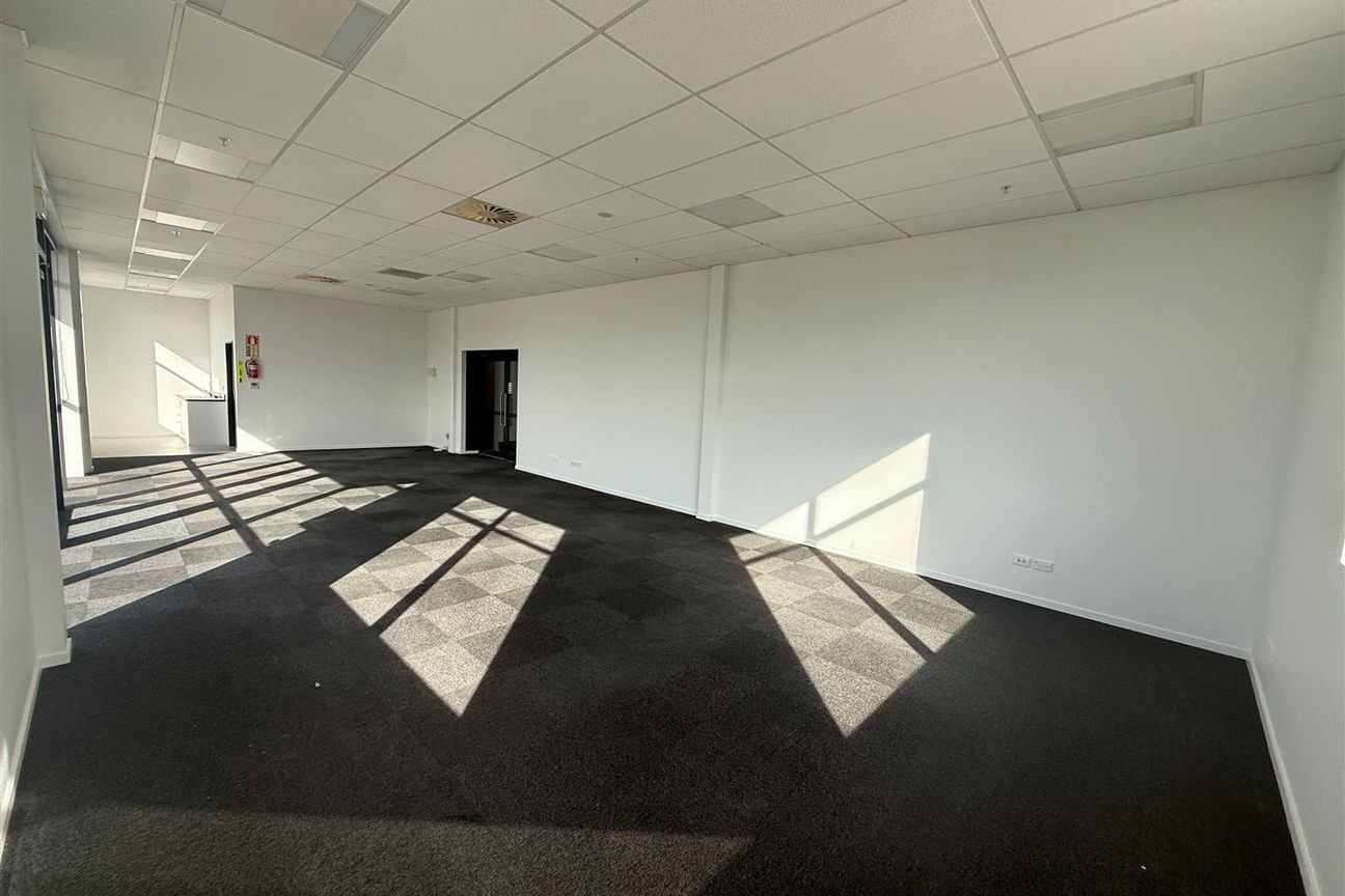 Well-Located and Flexible Industrial Space - Widok 4