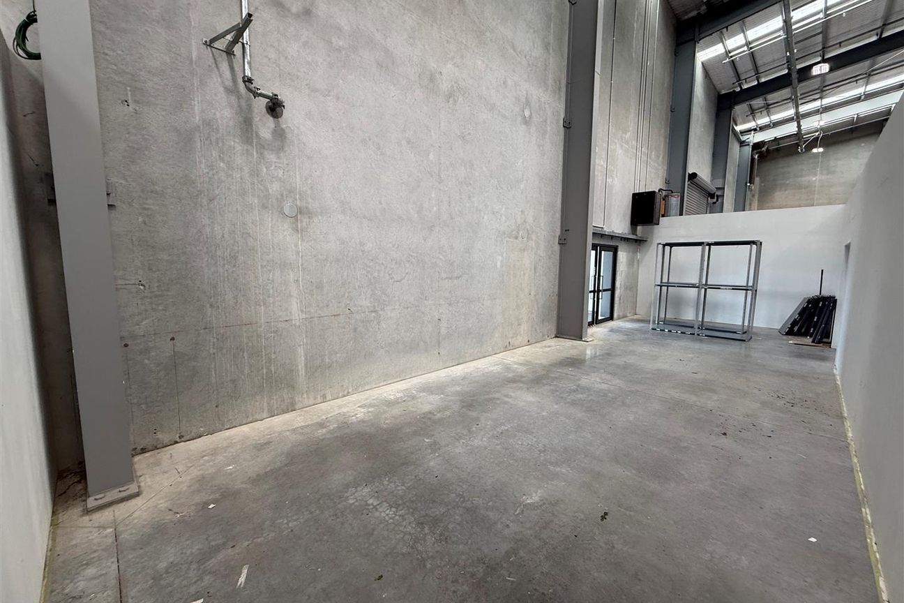 Well-Located and Flexible Industrial Space - Widok 6