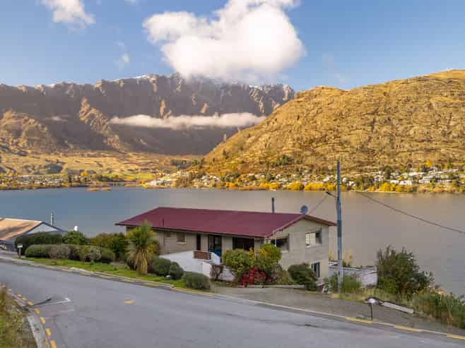 36 Perkins Road, Queenstown Hill