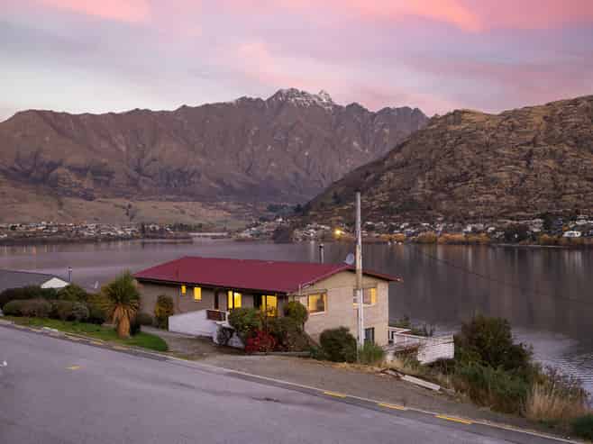 36 Perkins Road, Queenstown Hill