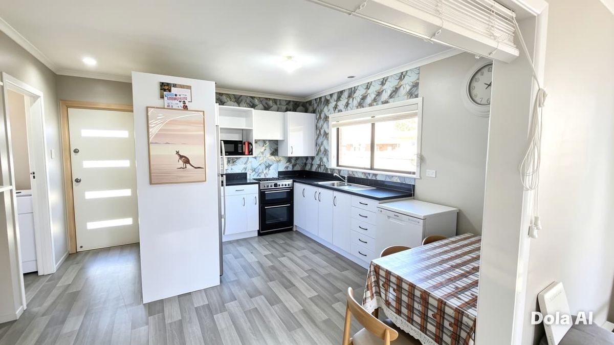 Spacious Road Frontage Family Home for Rent - Widok 3