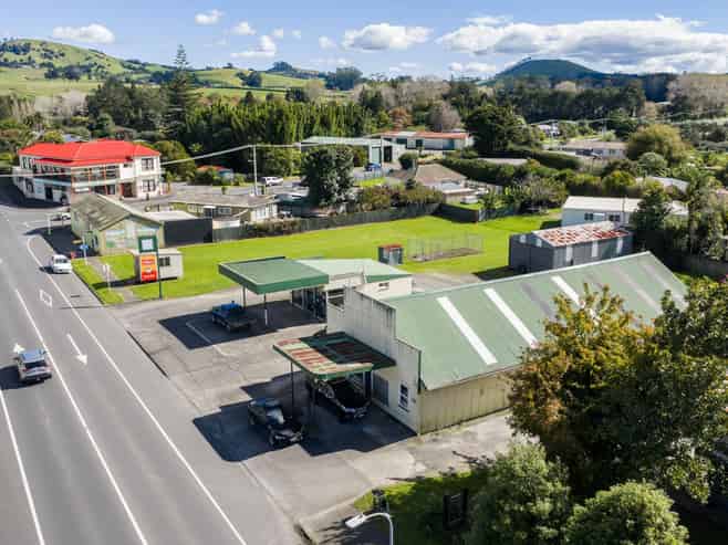 PRIME HIGHWAY FRONTAGE WITH DEVELOPMENT UPSIDE
