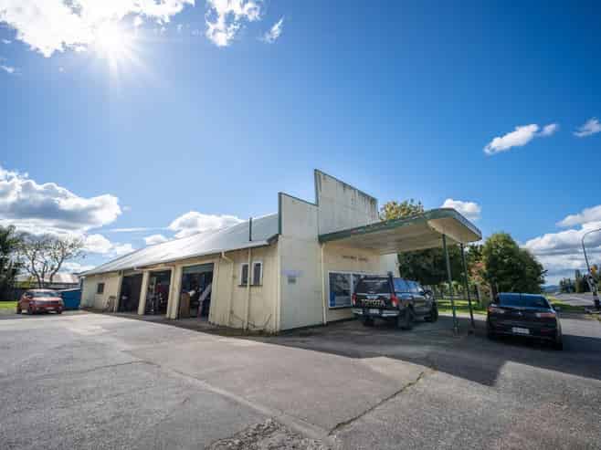 PRIME HIGHWAY FRONTAGE WITH DEVELOPMENT UPSIDE
