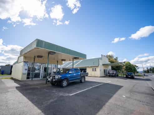 PRIME HIGHWAY FRONTAGE WITH DEVELOPMENT UPSIDE
