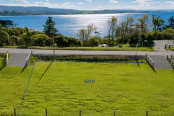54a or 54b Tenby, MOERAKI