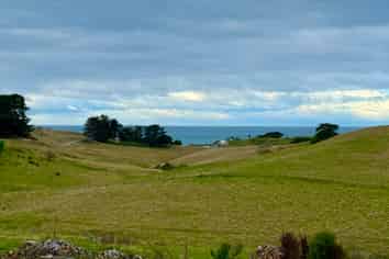 54a or 54b Tenby, MOERAKI