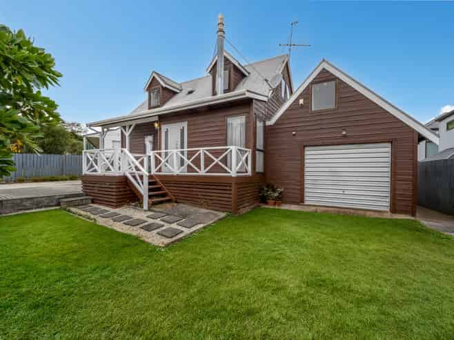 56 Fitzherbert Avenue, West Harbour