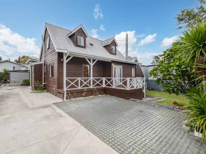 56 Fitzherbert Avenue, West Harbour