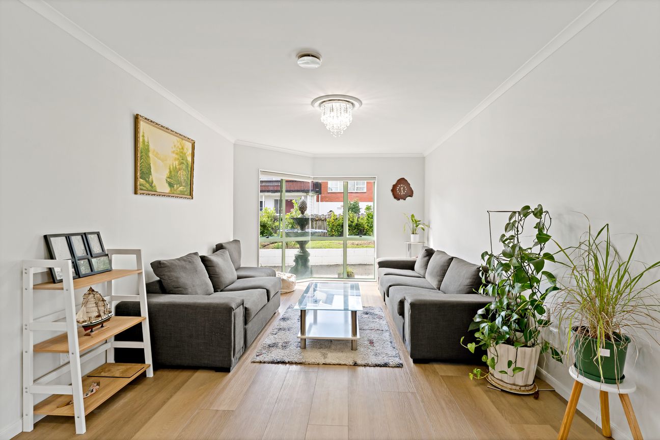 Two Homes, One Massive Freehold Site - Bild 5
