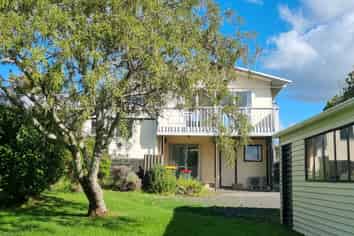 12 First View Ave, Beachlands