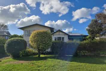 12 First View Ave, Beachlands