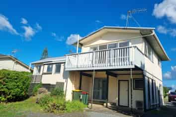 12 First View Ave, Beachlands