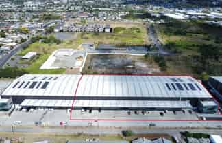Large-scale Favona warehouse opportunity