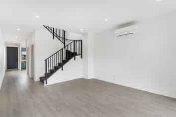 11 Serpent Road, Flat Bush