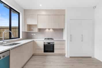 11 Serpent Road, Flat Bush