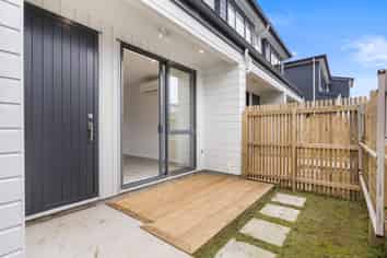11 Serpent Road, Flat Bush