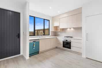 11 Serpent Road, Flat Bush