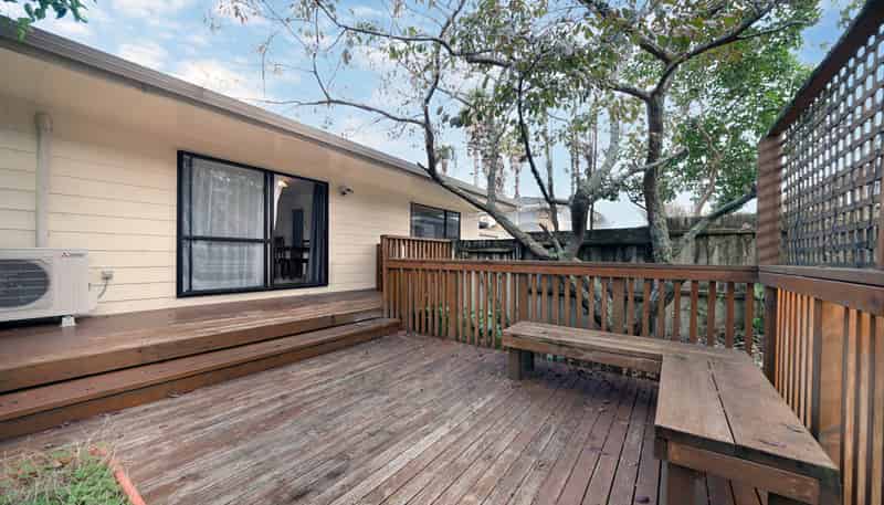 2/191 Don Buck Road, Massey