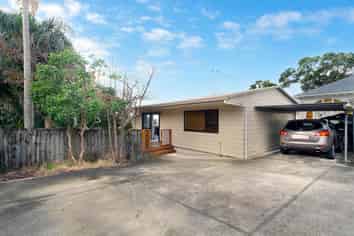 2/191 Don Buck Road, Massey