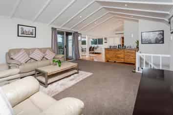 1/16 Tamahere Drive, Glenfield