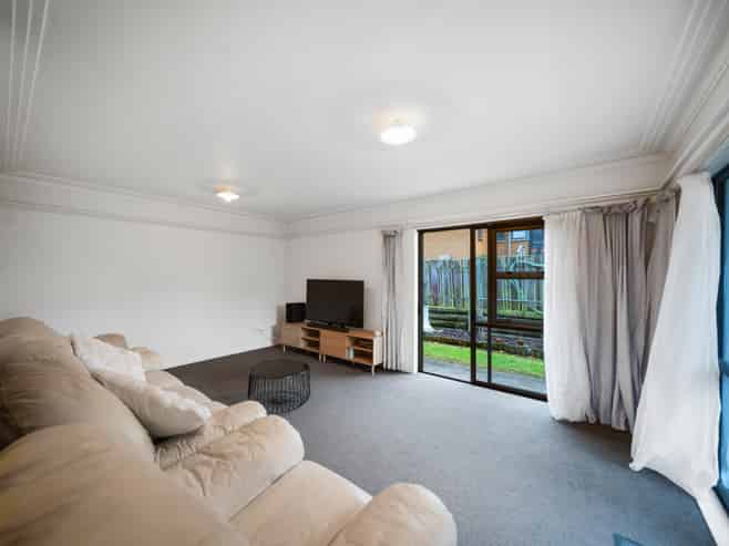 2/33 Gills Avenue, Papakura